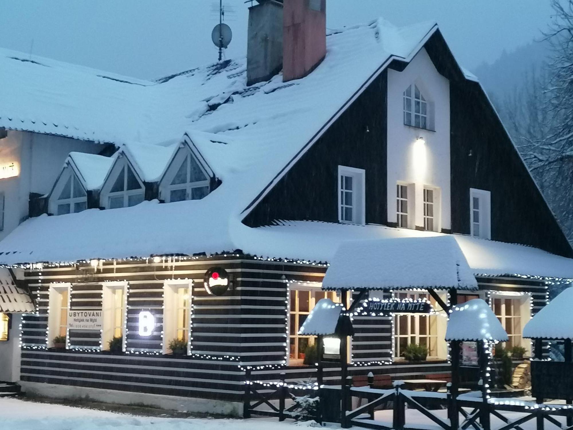 Hotylek Na Myte Hotel Harrachov Eksteriør billede
