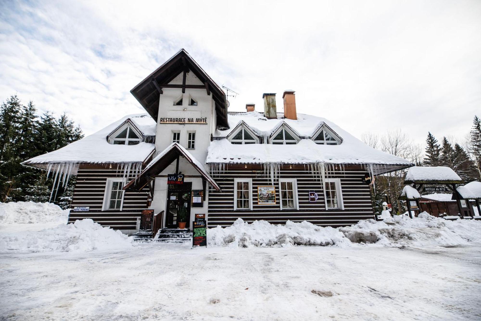 Hotylek Na Myte Hotel Harrachov Eksteriør billede