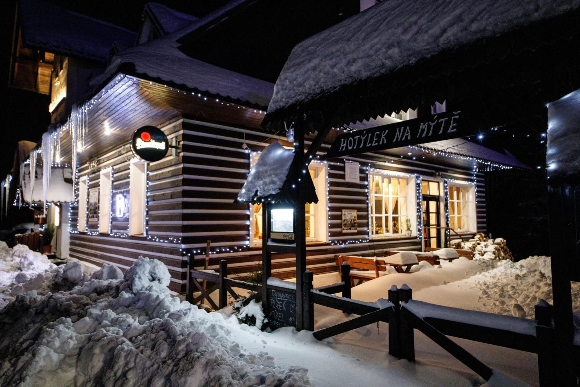 Hotylek Na Myte Hotel Harrachov Eksteriør billede