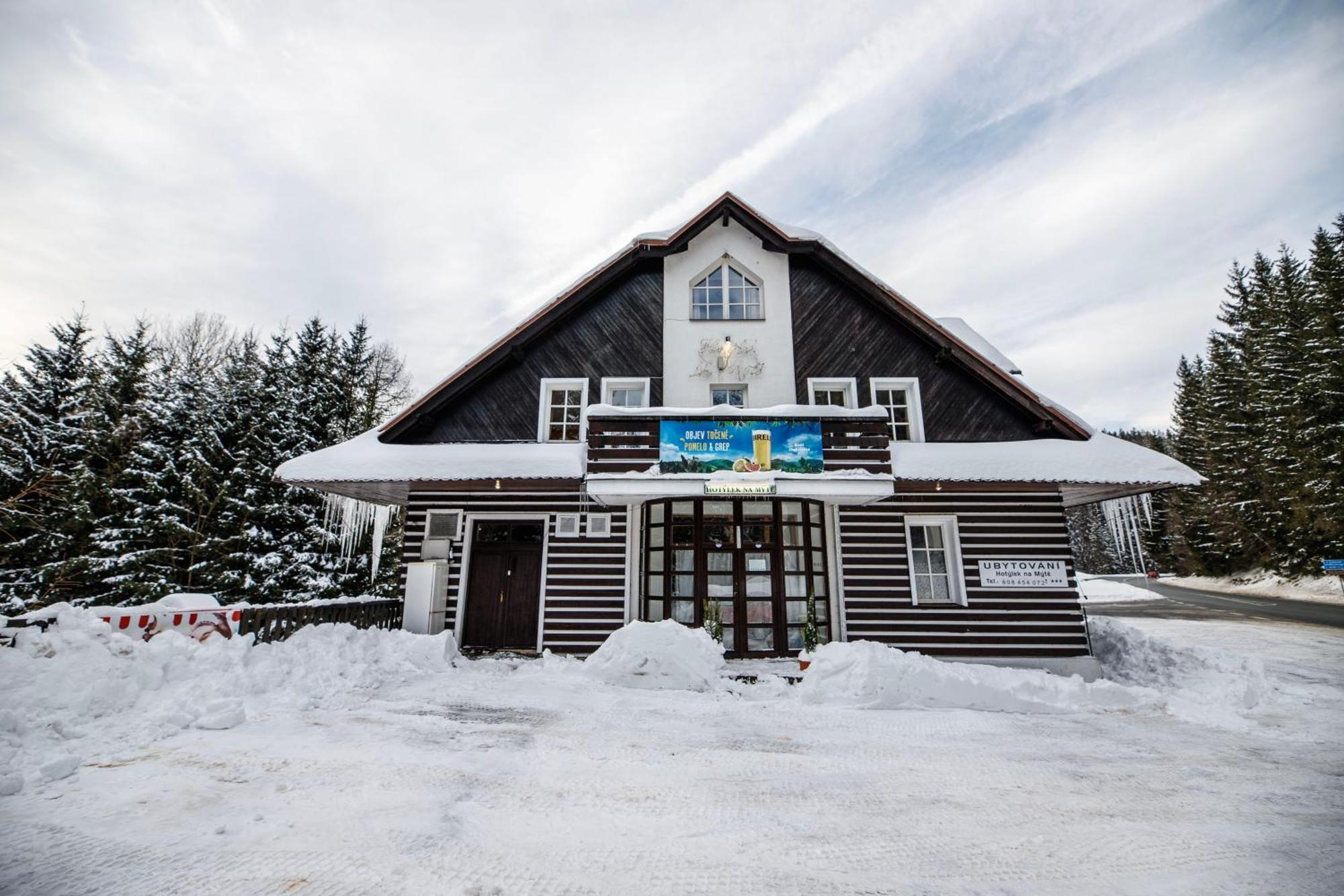 Hotylek Na Myte Hotel Harrachov Eksteriør billede